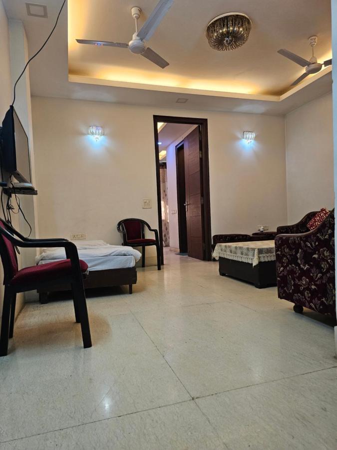 Spacious 2bhk Apartment! New Delhi