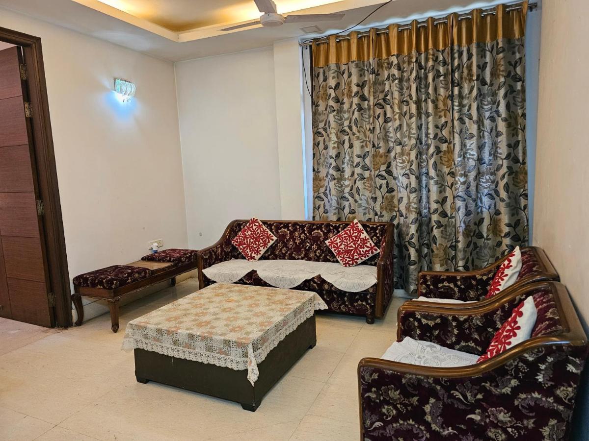 Spacious 2bhk Apartment! * New Delhi